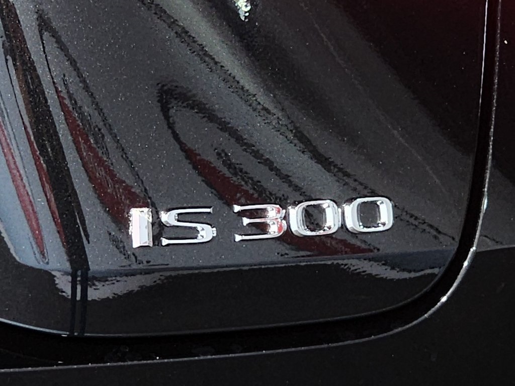 2025 Lexus IS 300 photo 10