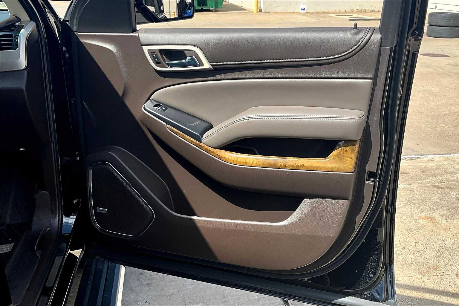 2017 Gmc Yukon Denali photo 22