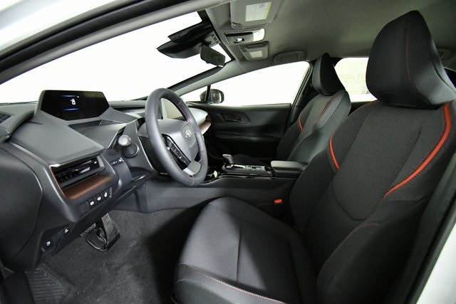 2026 Toyota Prius Plug-in Hybrid SE photo 4