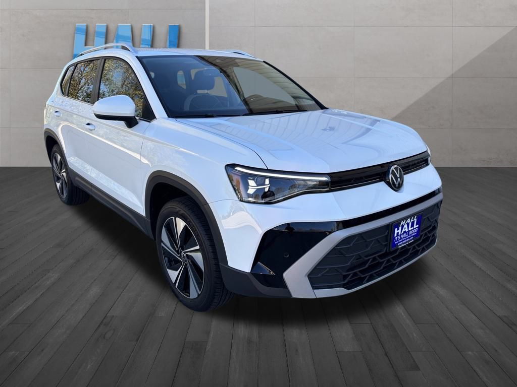 2025 Volkswagen Taos SE photo 3
