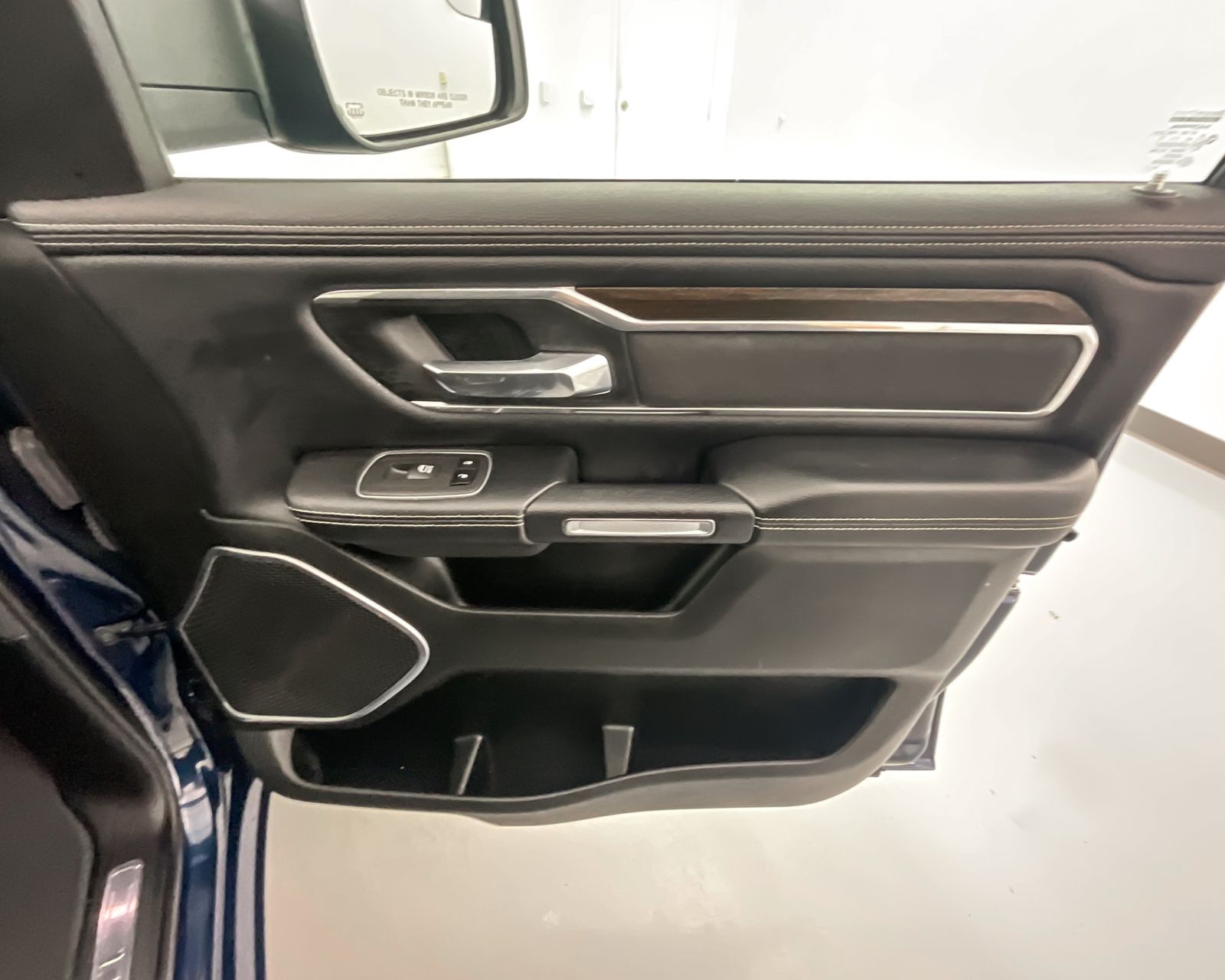 2022 Ram 1500 Laramie photo 16