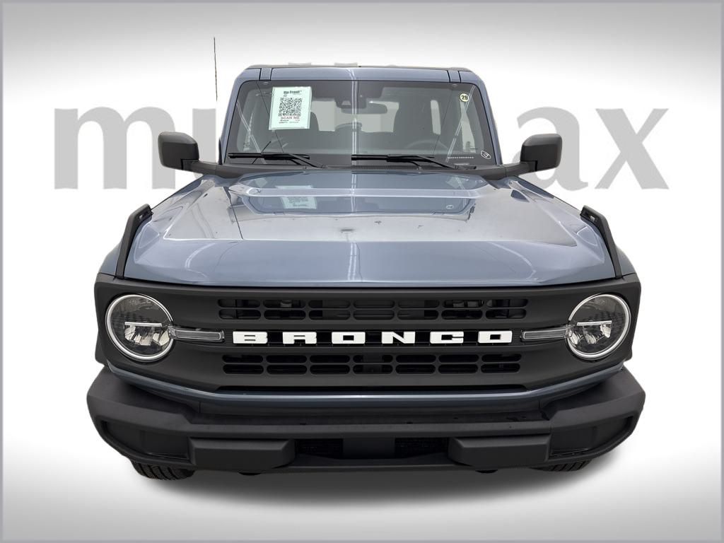 2025 Ford Bronco Base photo 9