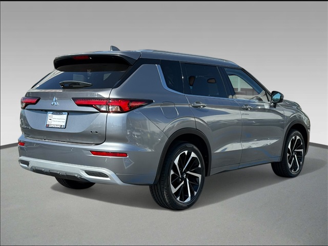 2022 Mitsubishi Outlander SEL photo 4