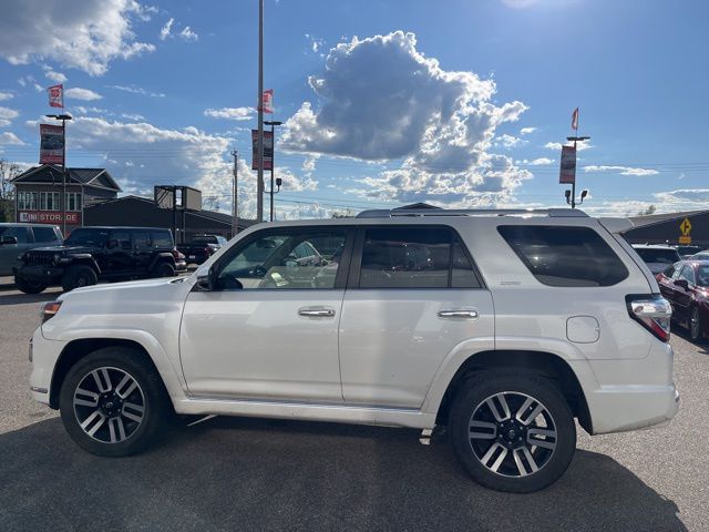 2019 Toyota 4Runner SR5 4WD photo 7