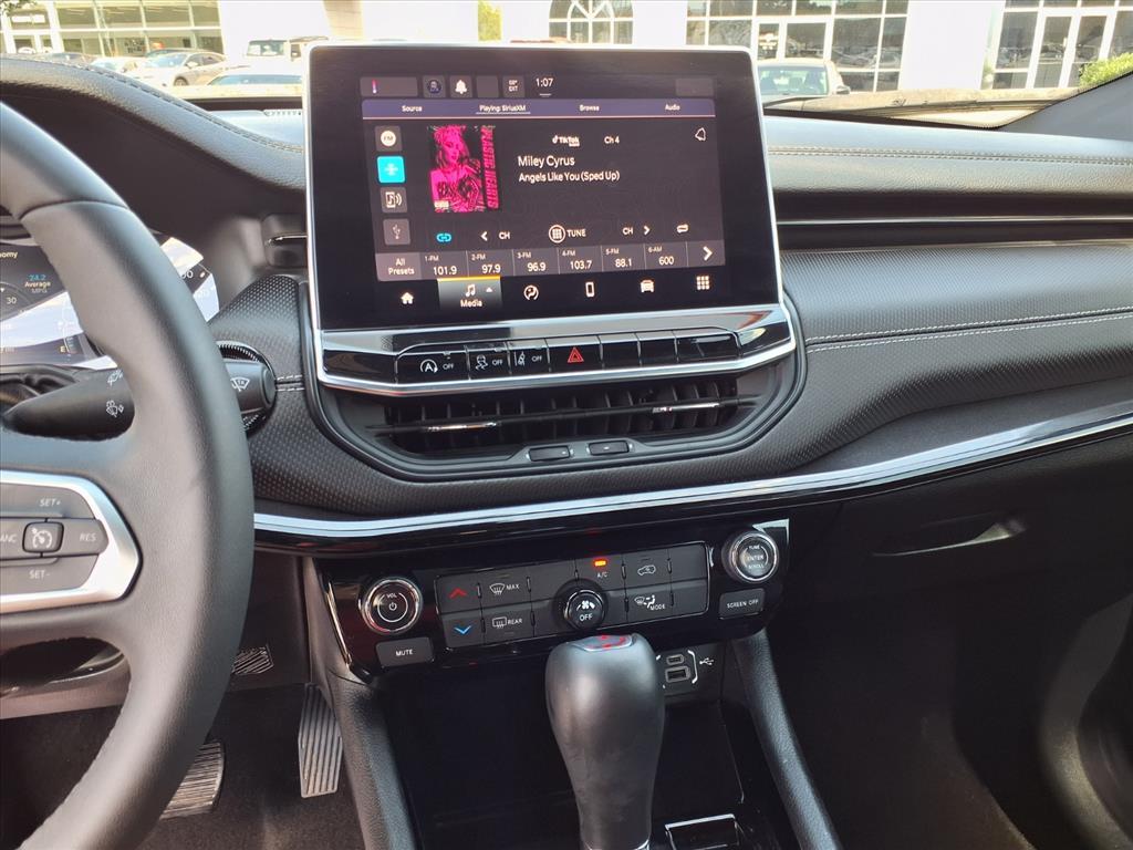 2023 Jeep Compass Altitude photo 6