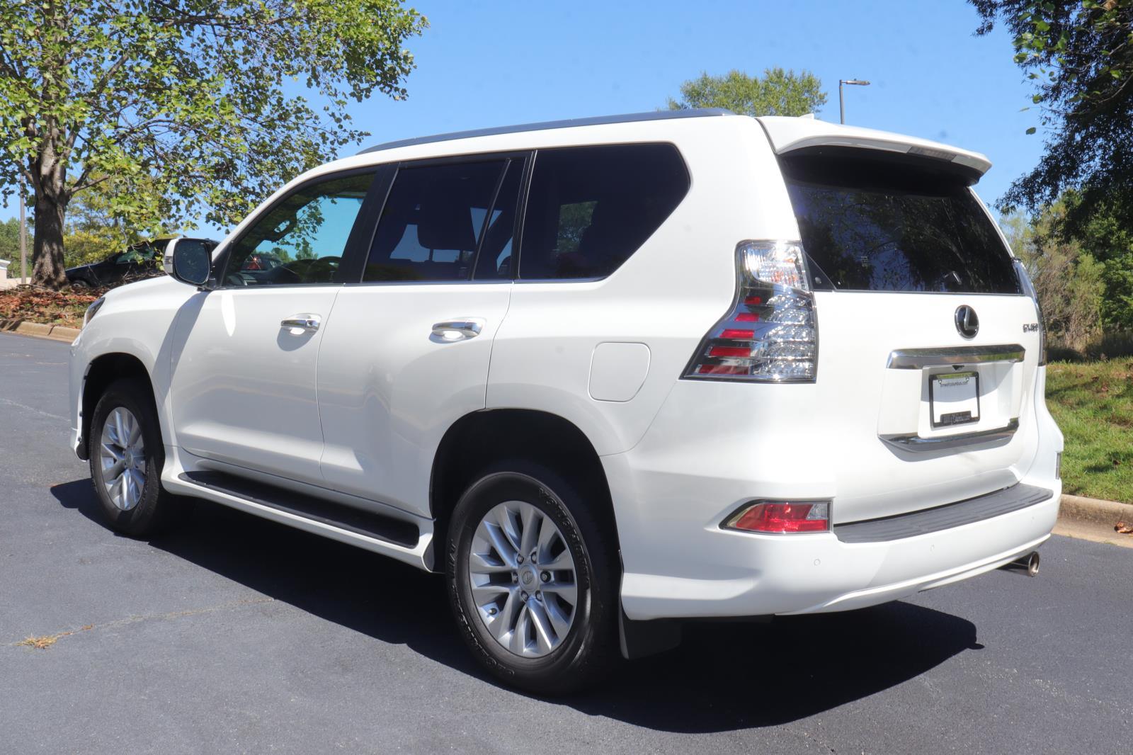 2023 Lexus GX 460 Premium photo 3