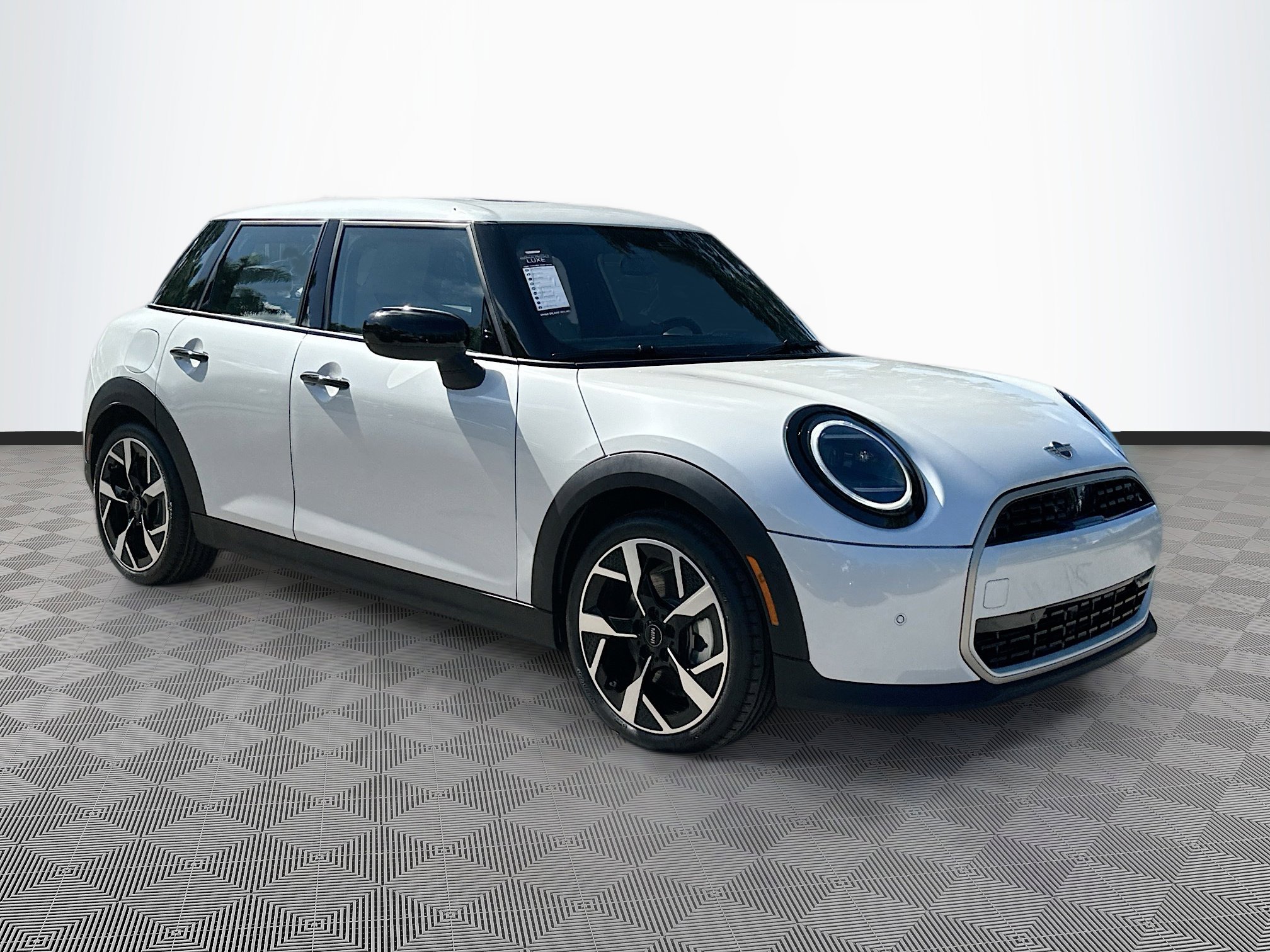 2026 MINI Hardtop 4 Door Base's photo
