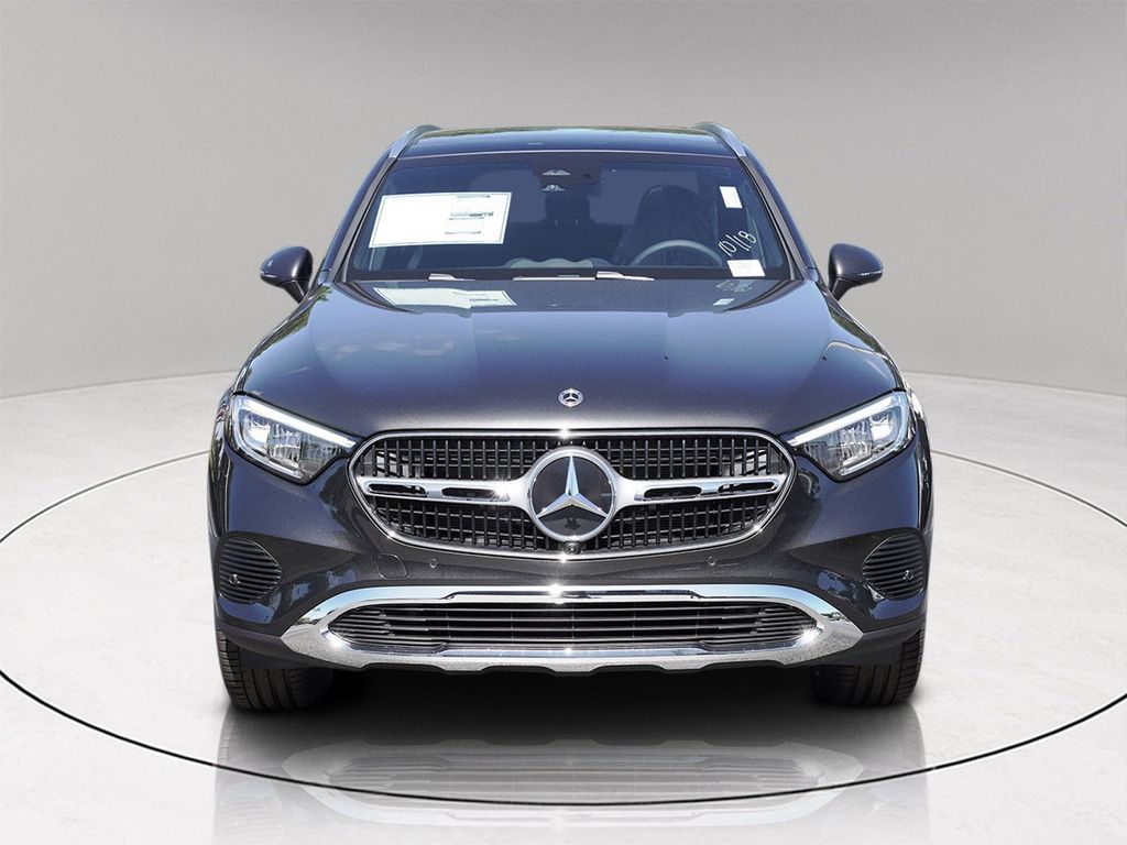 2026 Mercedes Benz GLC 300 photo 2