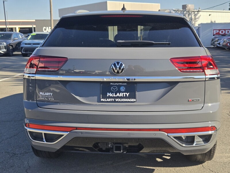 2022 Volkswagen Atlas Cross Sport V6 SEL Premium R-Line photo 3