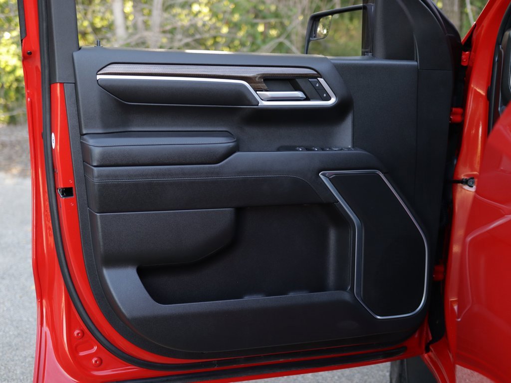2022 Chevrolet Silverado LT photo 22