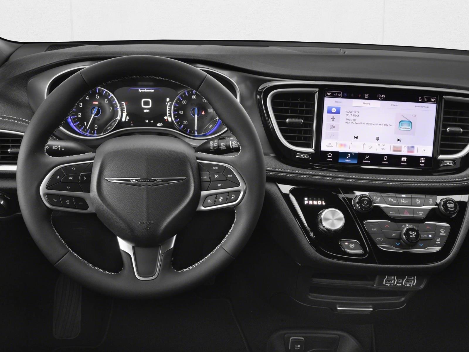 2026 Chrysler Pacifica Pinnacle photo 4