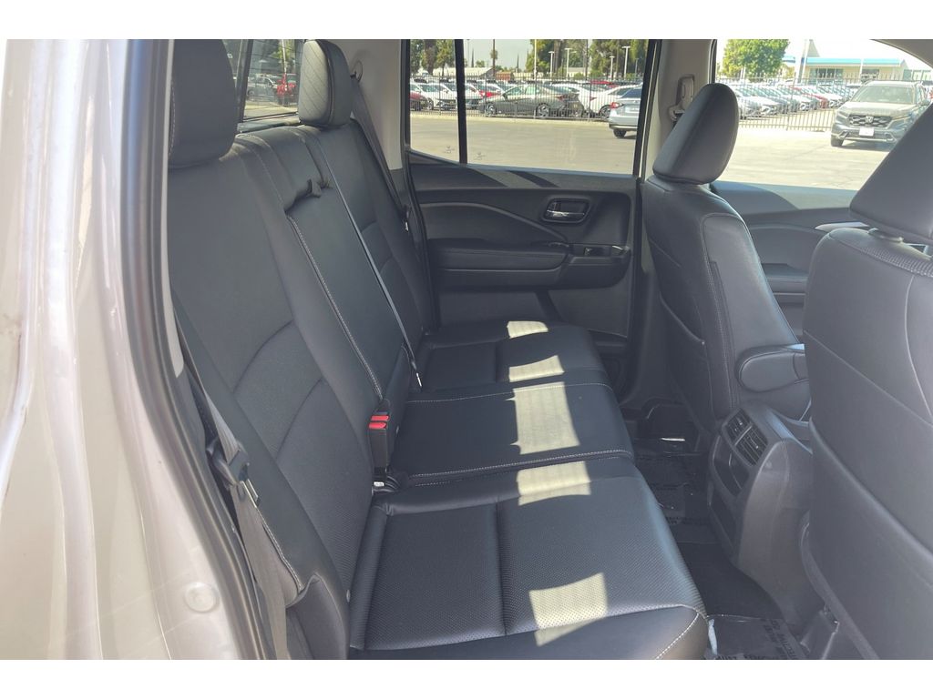 2019 Honda Ridgeline RTL-T photo 16