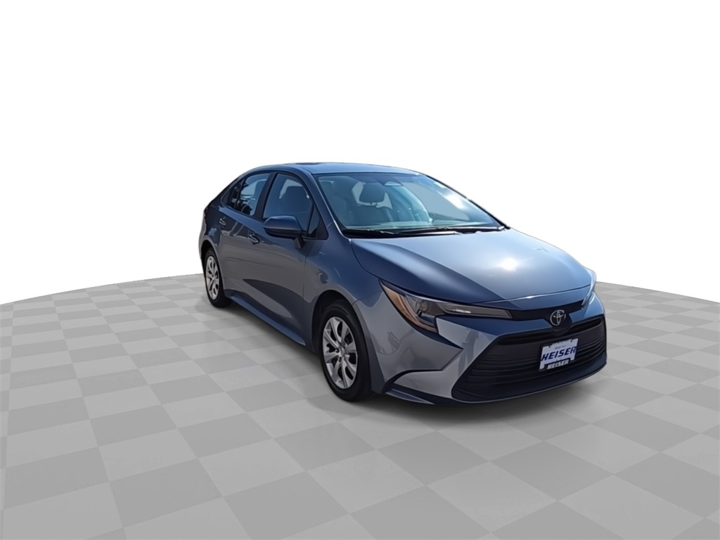 2023 Toyota Corolla LE photo 2