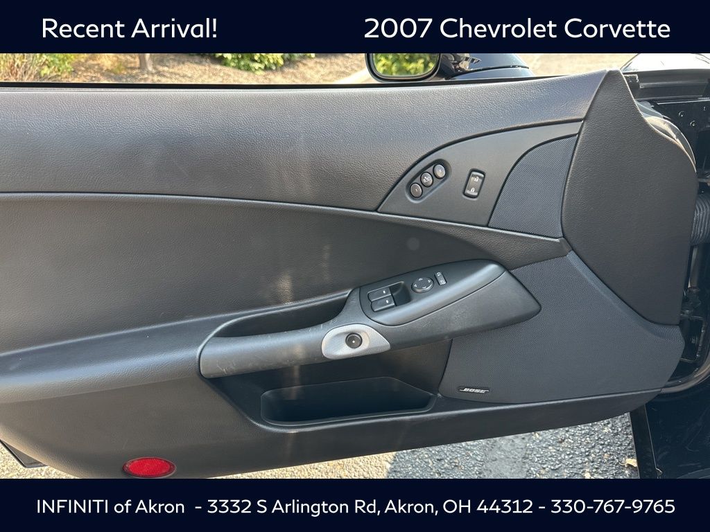 2007 Chevrolet Corvette Base photo 2