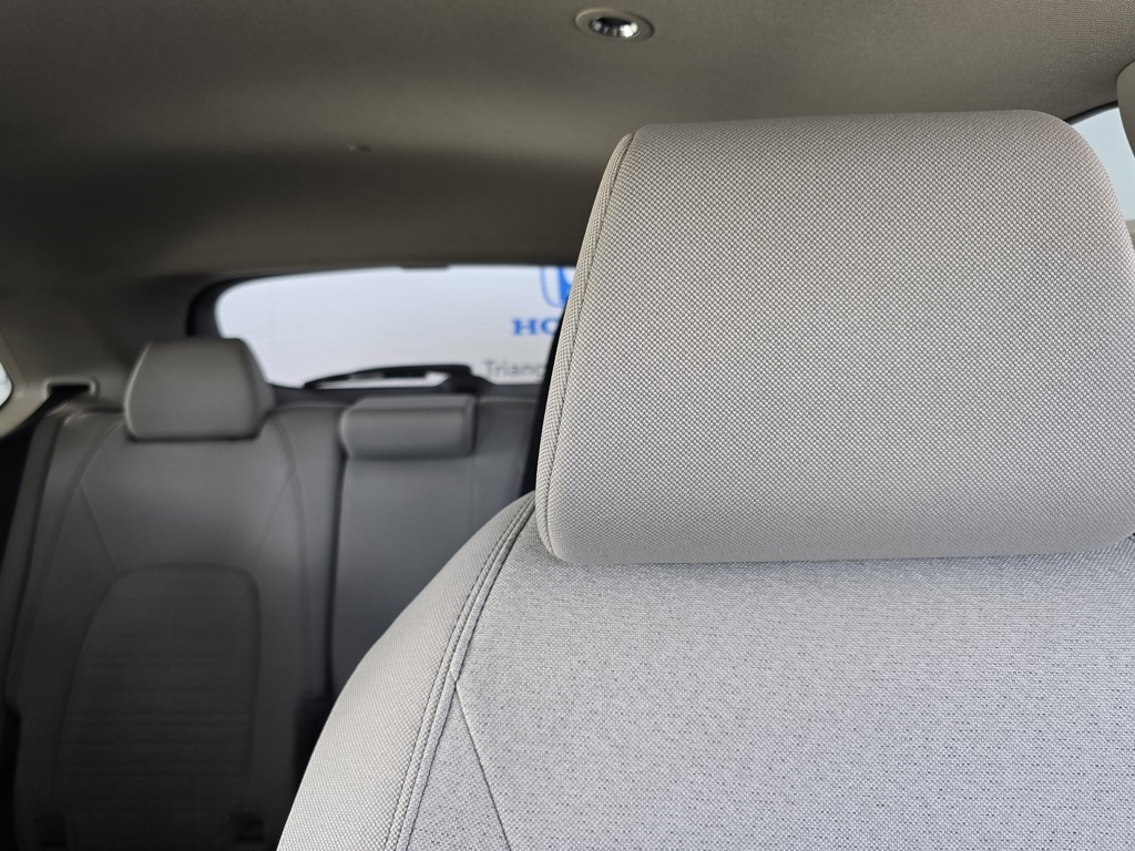 2026 Honda HR-V LX photo 15