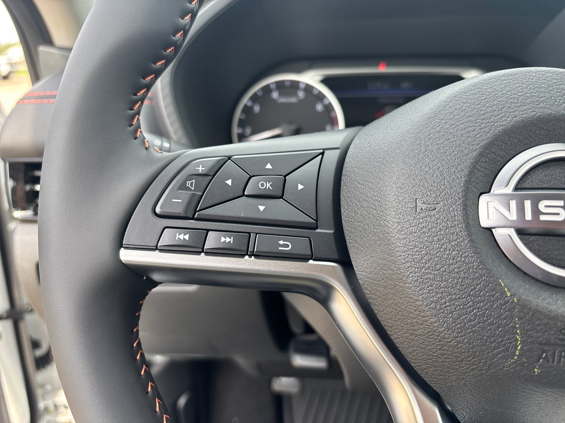 2025 Nissan Sentra SR photo 16
