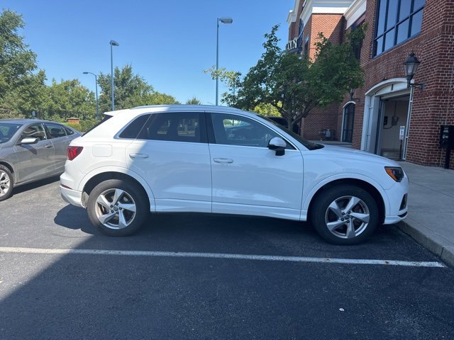 2019 Audi Q3 Premium photo 2