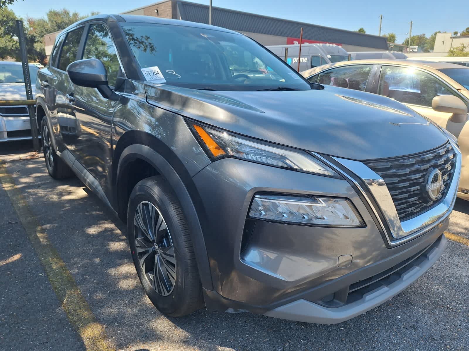 2023 Nissan Rogue SV photo 3