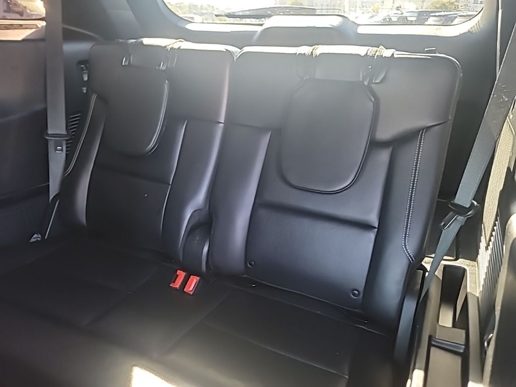 2021 Ford Explorer ST photo 10