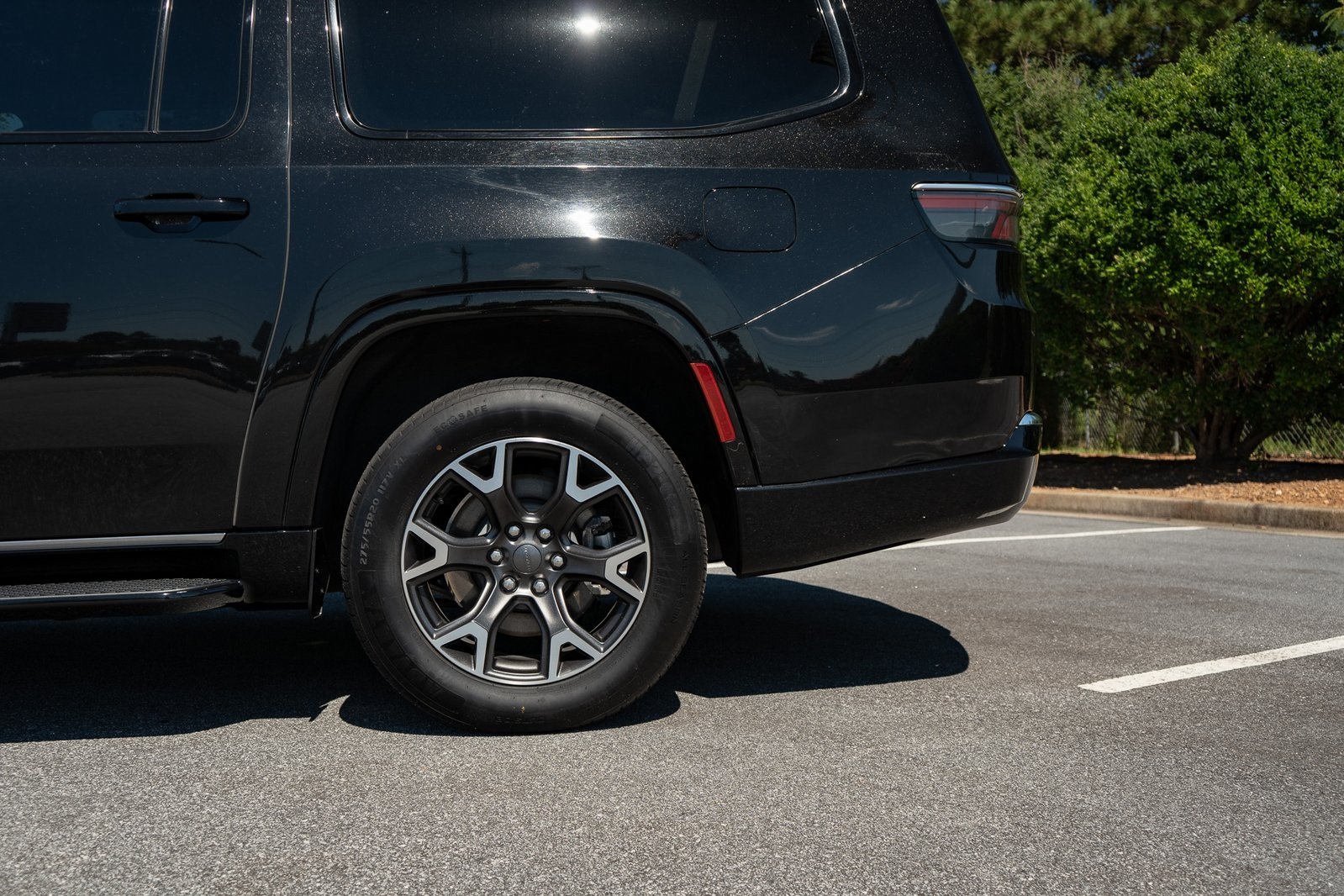 2023 Jeep Wagoneer L Series III photo 4