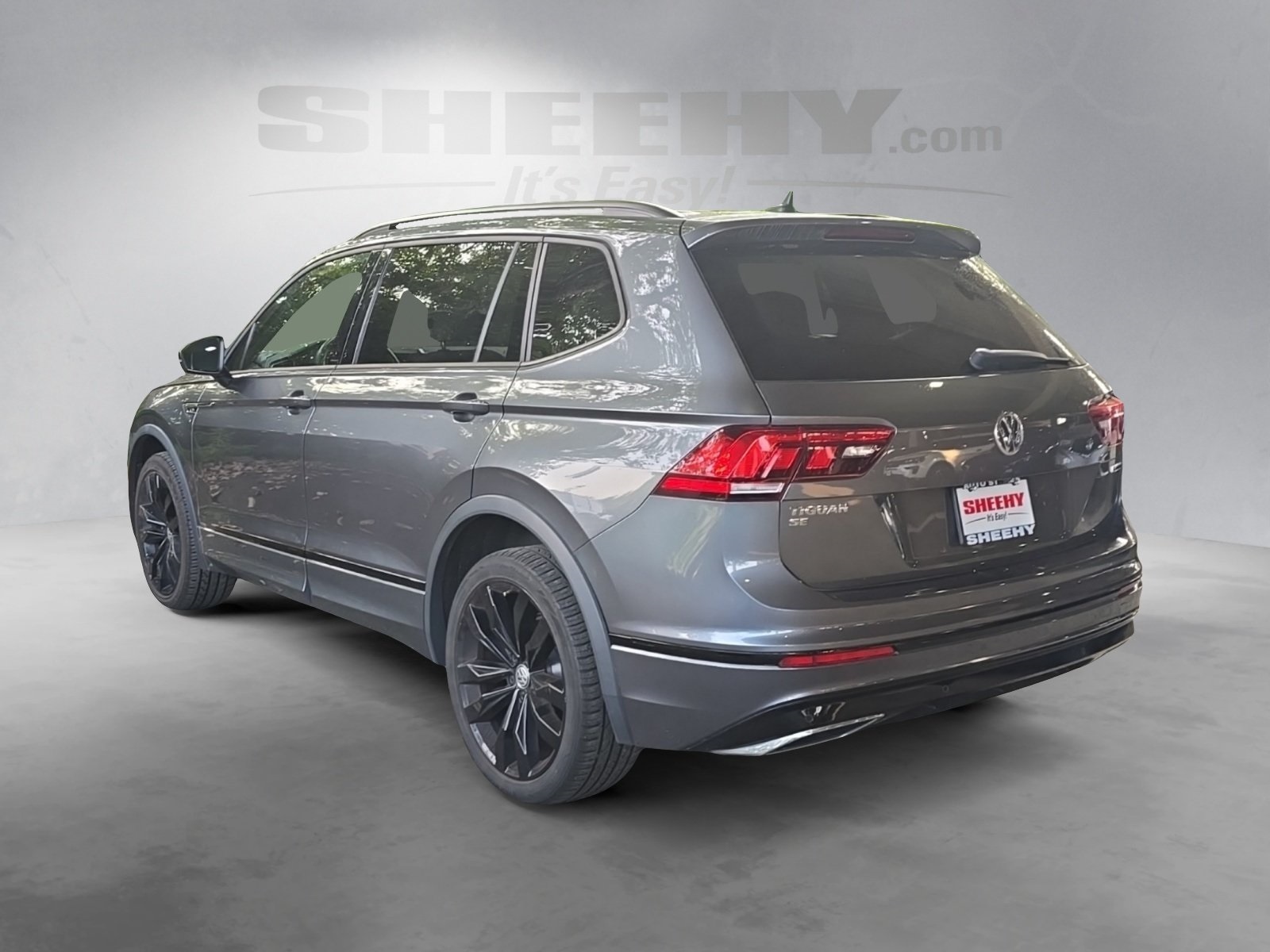 2021 Volkswagen Tiguan SE R-Line Black photo 2