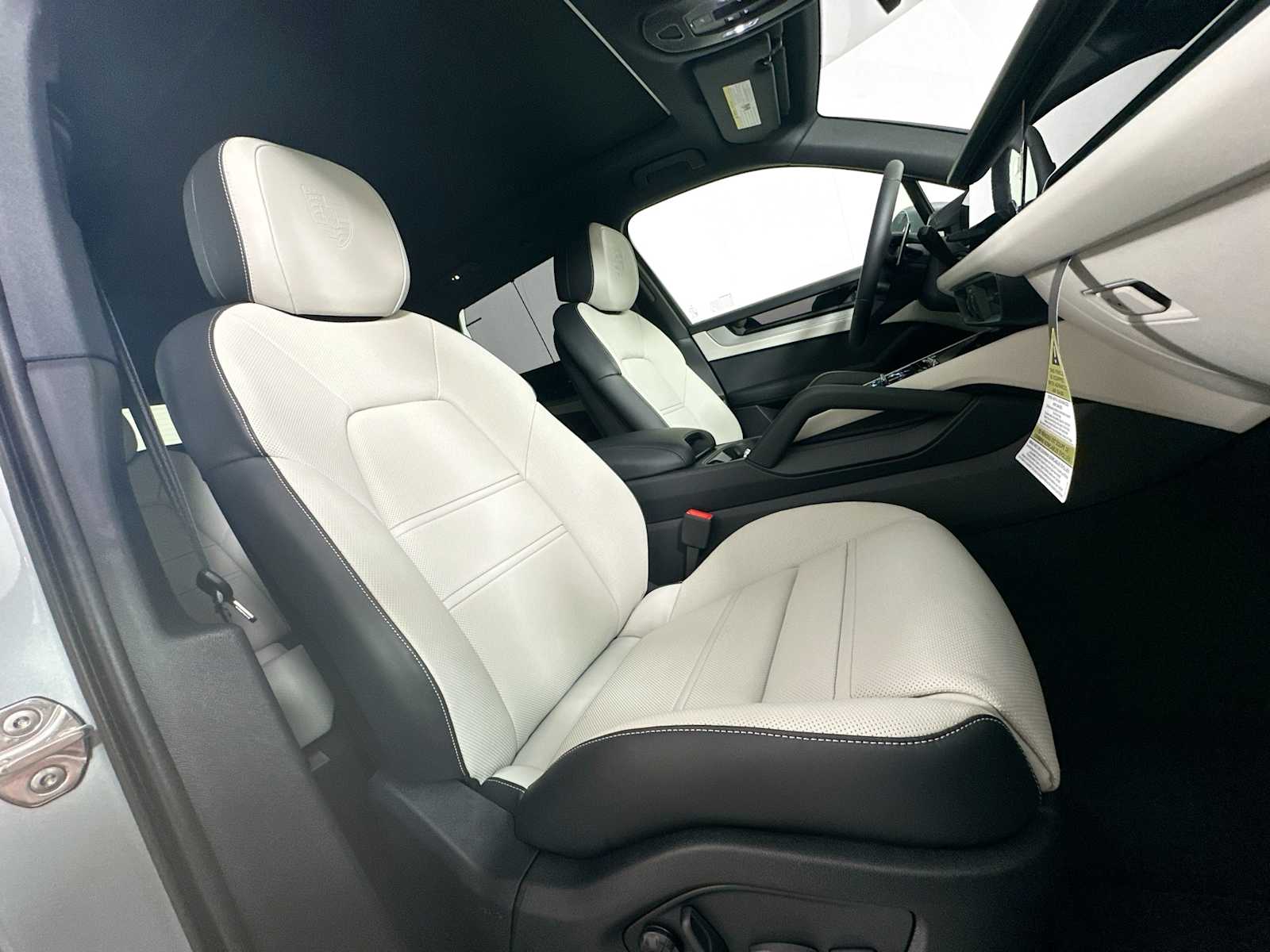 2025 Porsche Cayenne E-Hybrid photo 25