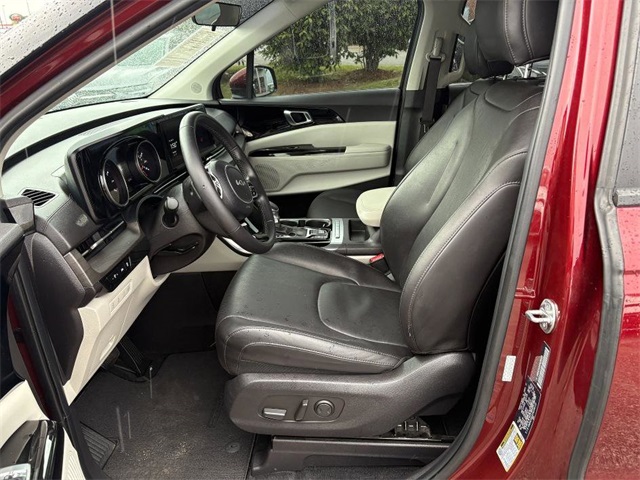 2023 Kia Carnival EX photo 10