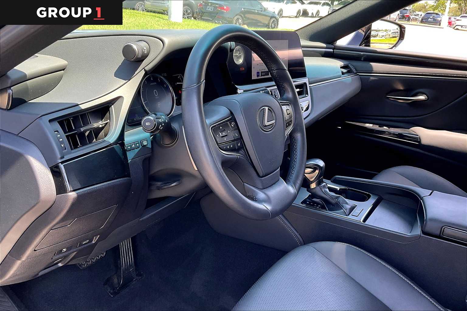2023 Lexus ES 350 photo 15