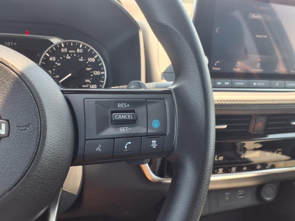 2022 Nissan Rogue SV photo 22