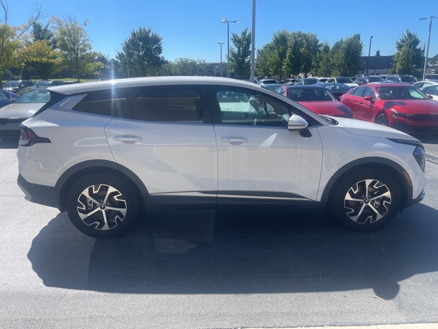 2024 Kia Sportage EX photo 3