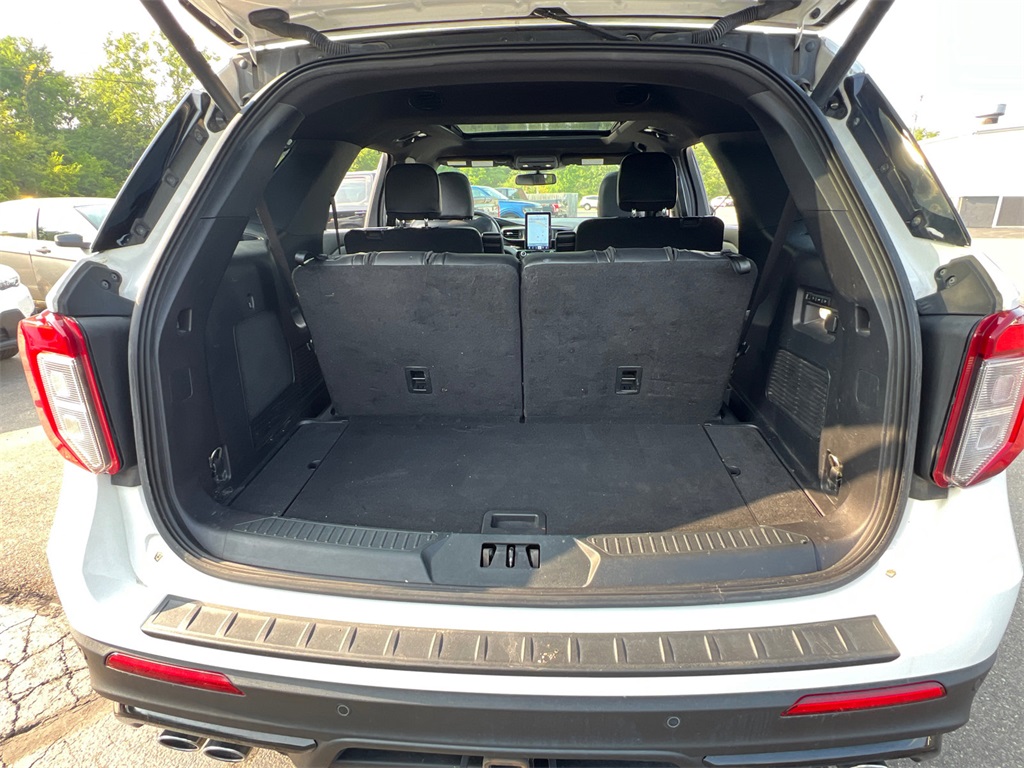 2022 Ford Explorer ST photo 37