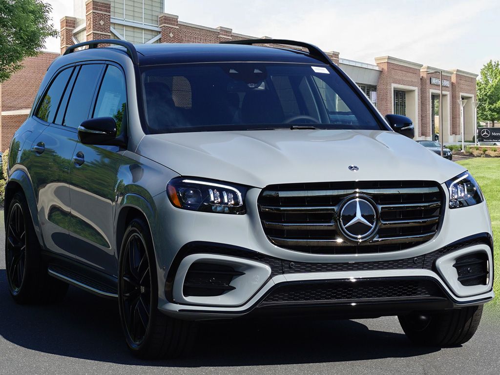 2026 Mercedes Benz GLS 580 4MATIC photo 3