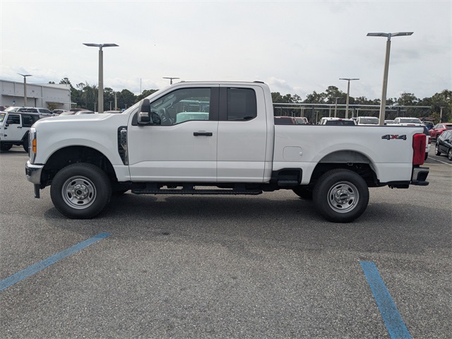 2023 Ford F-350 XL photo 5