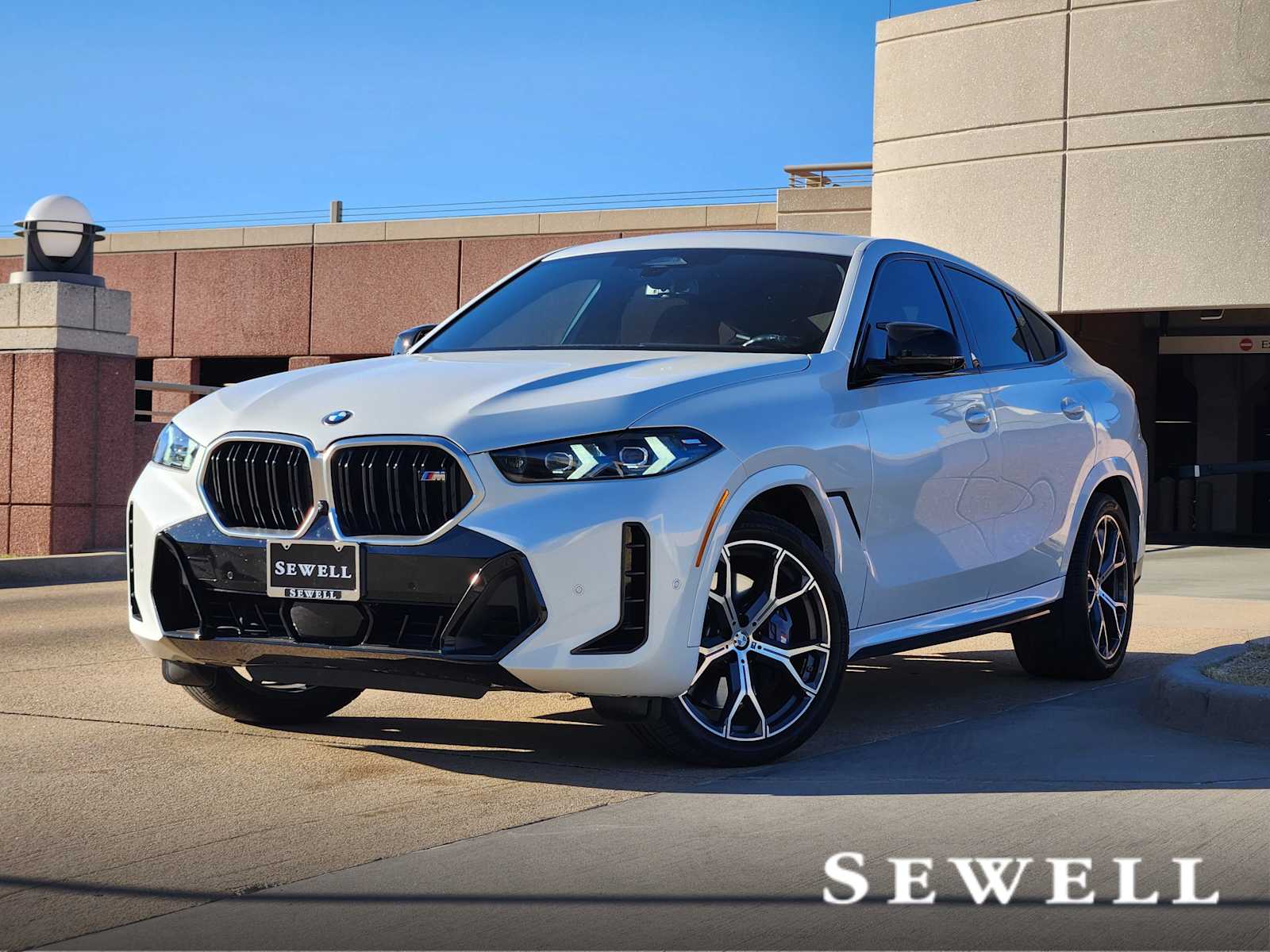 2024 BMW X6 M60i's photo