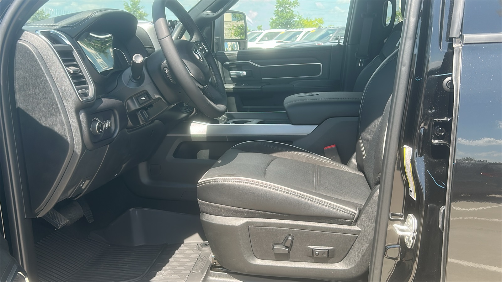 2025 Ram 2500 Laramie photo 12