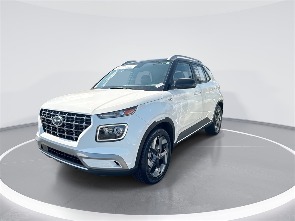 2025 Hyundai Venue Limited photo 3
