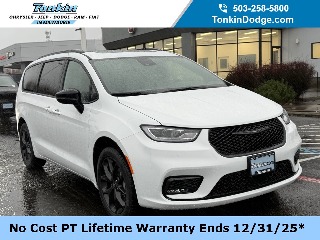 2026 Chrysler Pacifica Limited's photo