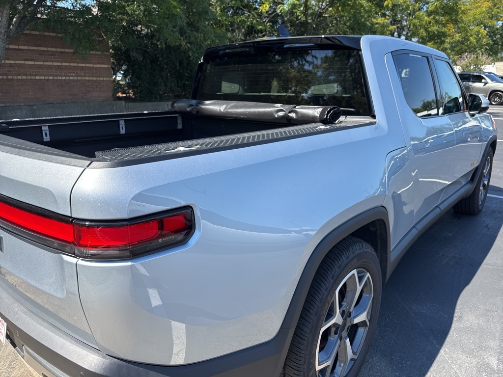 2023 Rivian R1T Adventure photo 5