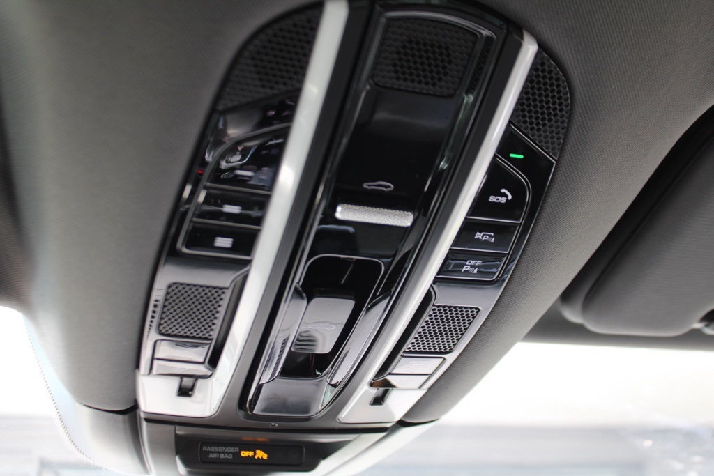 2021 Porsche Cayenne S photo 30