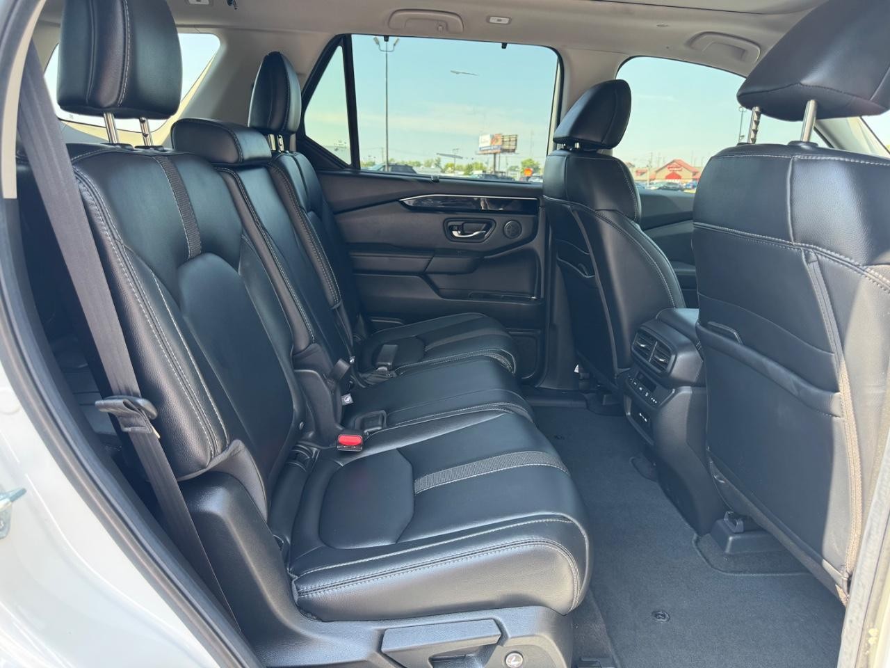 2025 Honda Pilot Touring photo 9