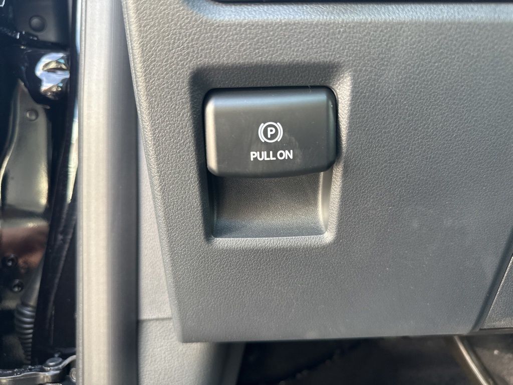 2025 Ford F-150 XLT photo 15