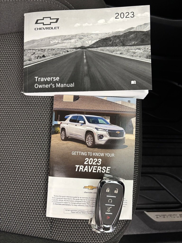 2023 Chevrolet Traverse Cloth photo 24
