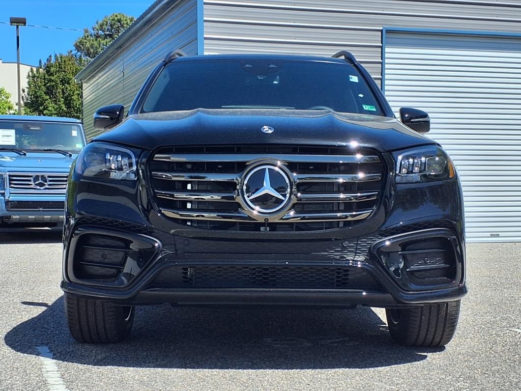2025 Mercedes Benz GLS 450 4MATIC photo 4