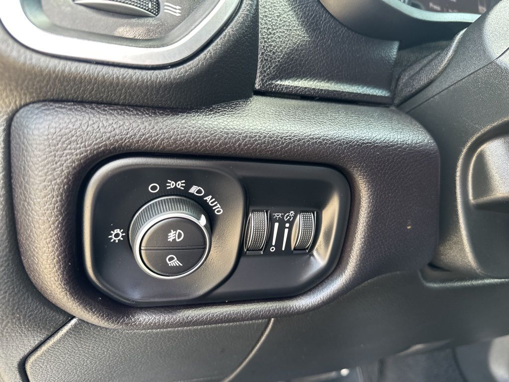 2022 Ram 2500 Laramie photo 28