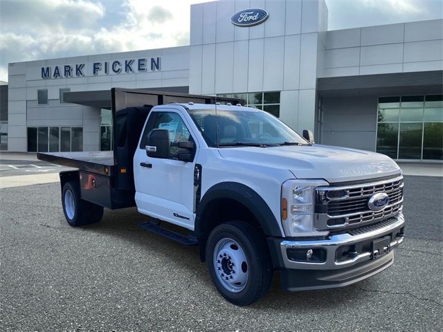 2025 Ford F-550 Super Duty Chassis Cab XL's photo
