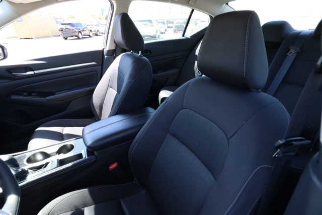 2023 Nissan Altima 2.5 SV photo 13