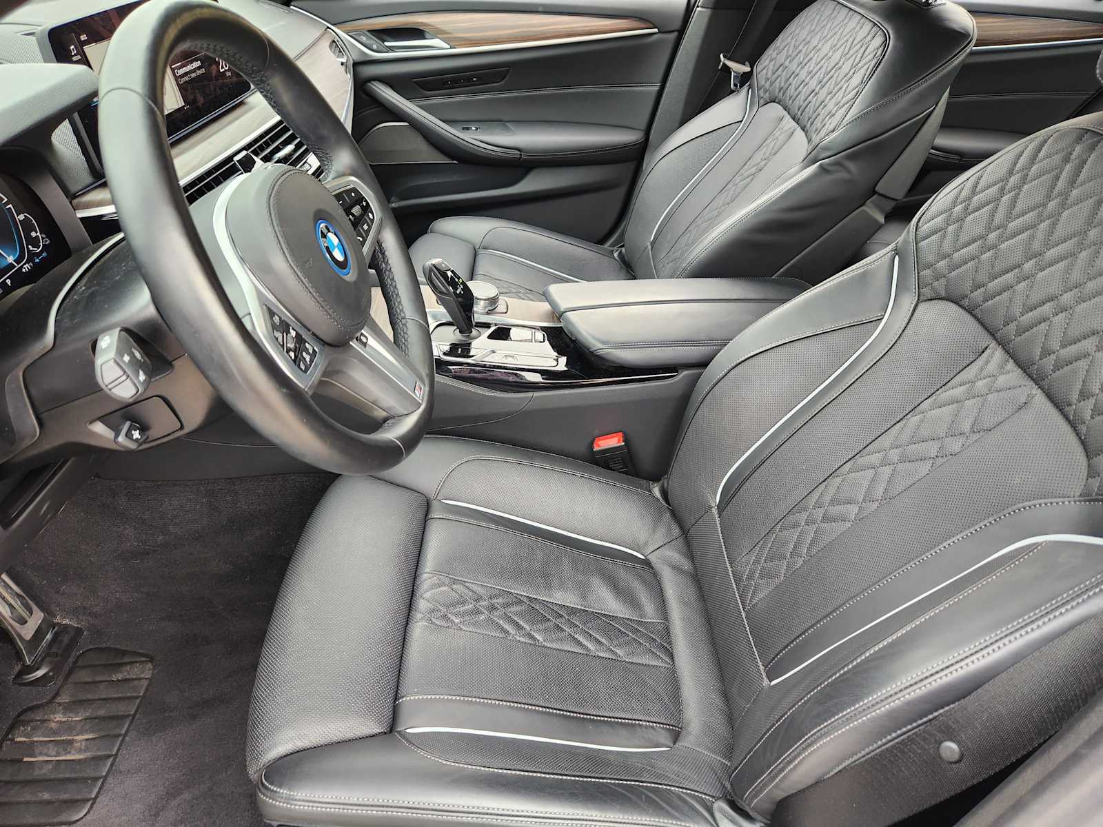 Certified Used 2023 Alpine White BMW 530e xDrive image 11