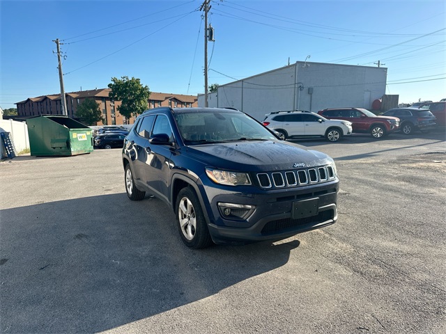 2018 Jeep Compass Latitude photo 2