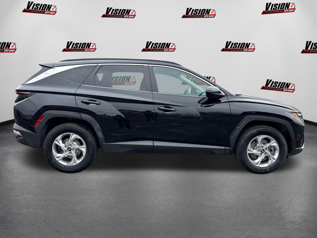 2022 Hyundai Tucson SEL photo 2
