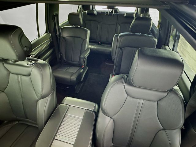 2025 Jeep Wagoneer L Series II Carbide photo 20